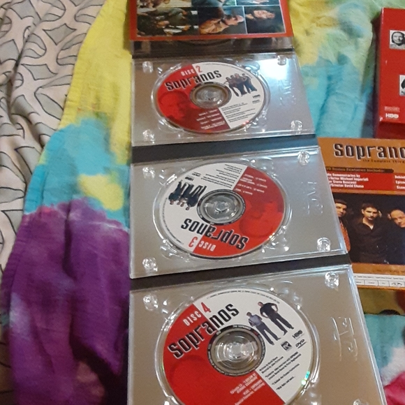 The Sopranos the first 2 season DVD collection - Picture 6 of 8